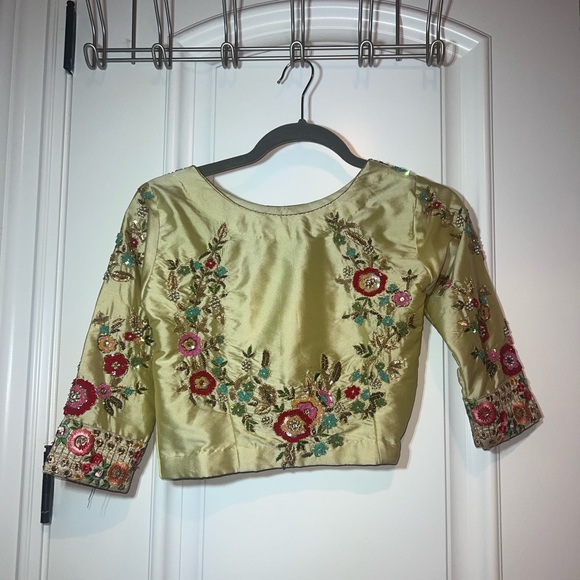 beige gold floral lehenga (3 piece set) - Picture 4 of 5